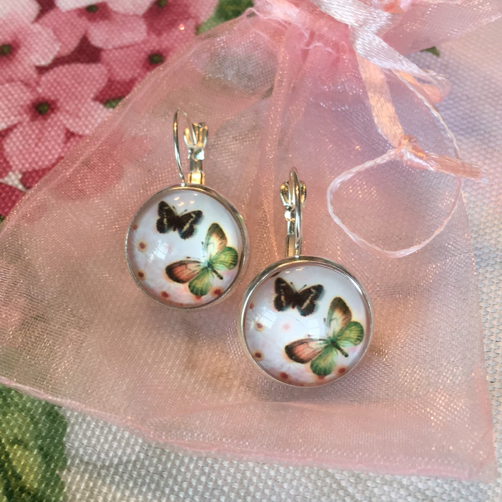 Butterflies Glass Cabashon Pierced Earrings Nwt